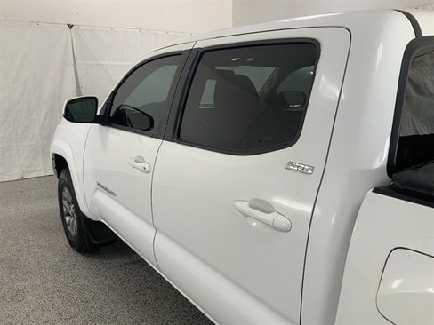 Used 2017 Toyota Tacoma SR5 image 9