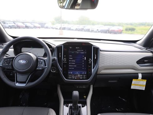 Used 2025 Subaru Forester Limited AWD/4WD image 14