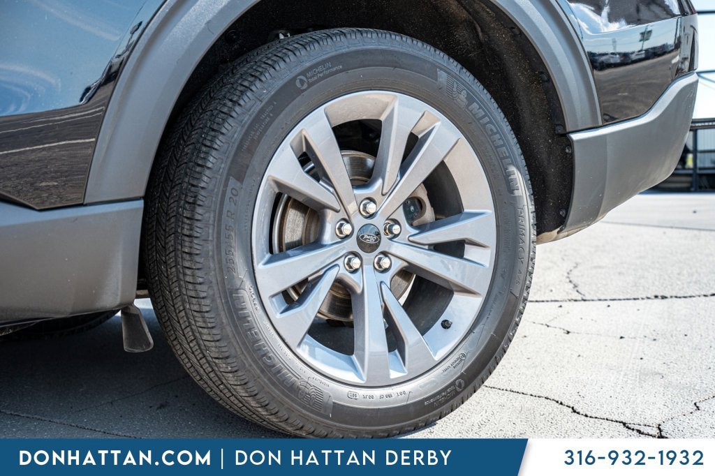 Used 2023 Ford Explorer XLT w/ Equipment Group 202A AWD/4WD image 43
