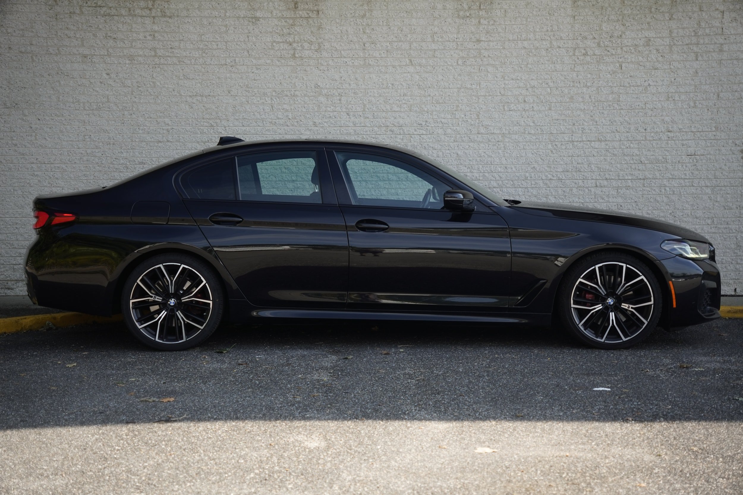 Used 2022 BMW 530i w/ M Sport Package RWD image 9