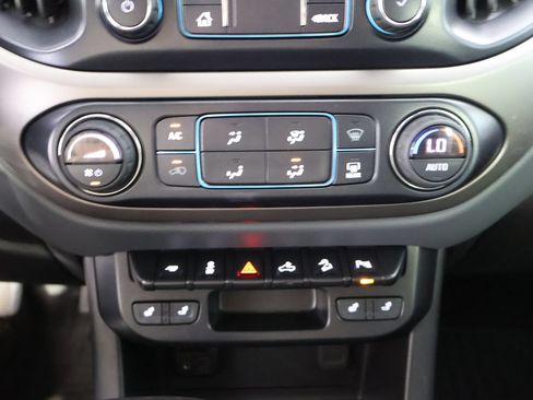 Used 2019 Chevrolet Colorado Z71 AWD/4WD image 38