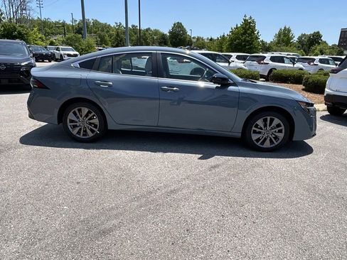 New 2026 Nissan Sentra SL w/ Floor Mat Package FWD image 8