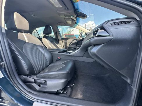 Used 2018 Toyota Camry SE FWD image 26
