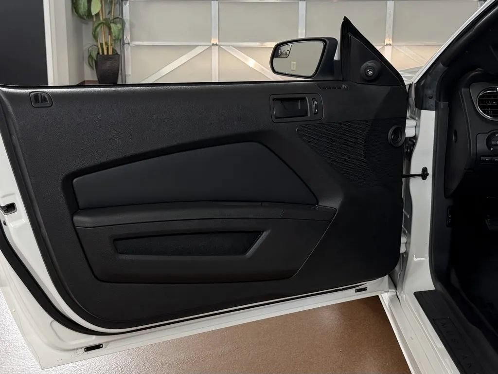 Used 2012 Ford Mustang GT RWD image 18