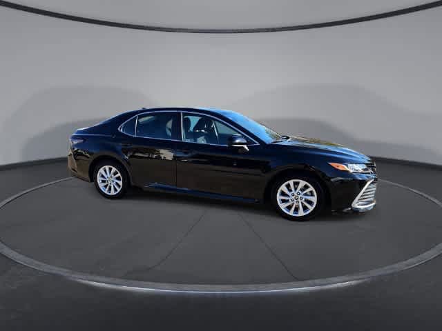 Used 2022 Toyota Camry LE FWD image 9