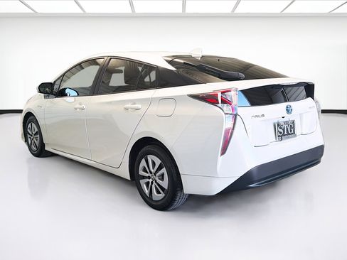 Used 2017 Toyota Prius Three w/ Carpet Mat Package FWD image 6