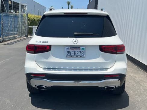 Used 2022 Mercedes-Benz GLB 250 w/ Premium Package Lite image 5