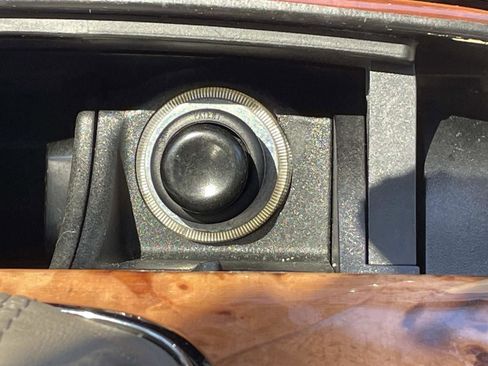 Used 2005 Mercedes-Benz CLK 320 Coupe image 25