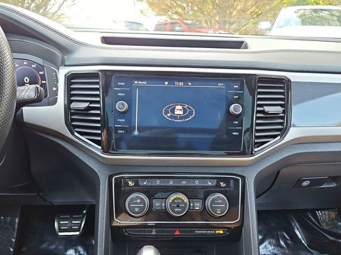 Used 2022 Volkswagen Atlas Cross Sport SEL Premium R-Line image 15