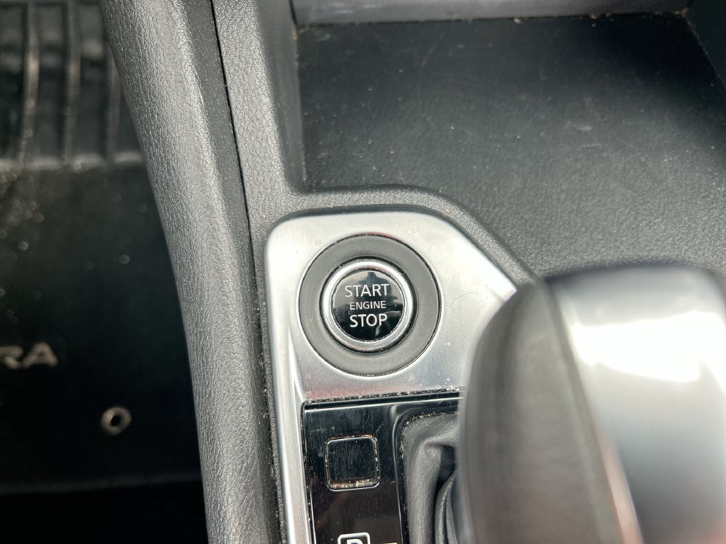 Used 2025 Nissan Sentra SV FWD image 17