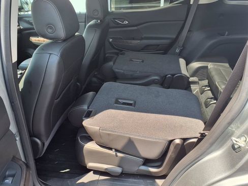 Used 2023 GMC Acadia Denali w/ Denali Technology Package FWD image 23