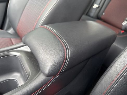 Used 2025 Nissan Kicks SR AWD/4WD image 16