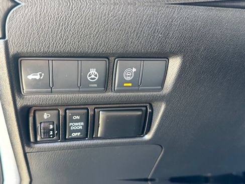 Used 2018 Nissan Armada Platinum w/ Captain Seat Package image 18