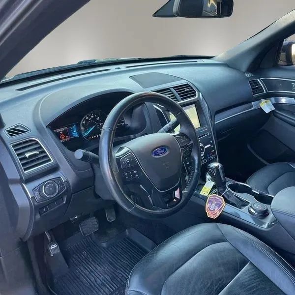 Used 2018 Ford Explorer Limited w/ Equipment Group 301A AWD/4WD image 15