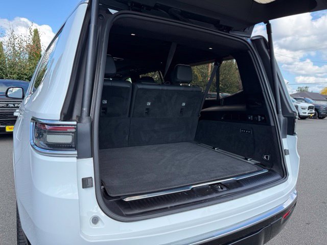 Used 2023 Jeep Grand Wagoneer L Series III w/ Rear Seat Video Group 1 AWD/4WD image 13