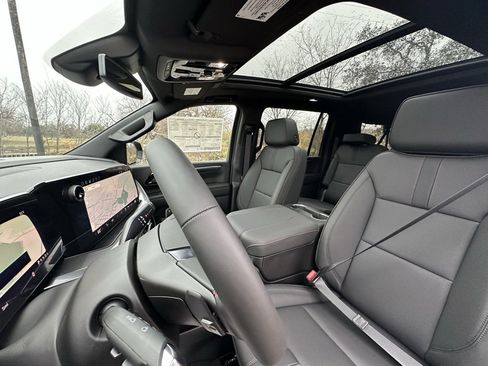 New 2026 Chevrolet Suburban RST w/ RST Capability Package image 11