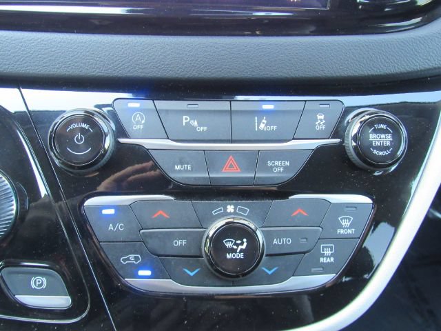 Used 2024 Chrysler Pacifica Touring-L FWD image 52
