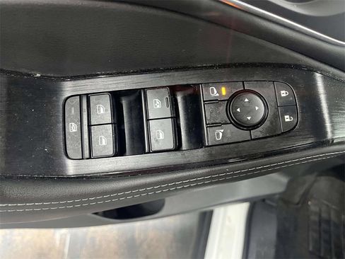 Used 2021 Nissan Rogue SV w/ Premium Package image 15