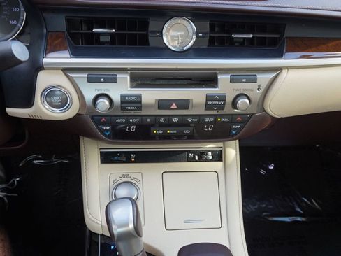 Used 2016 Lexus ES 350 w/ Premium Package w/Wood Trim FWD image 28