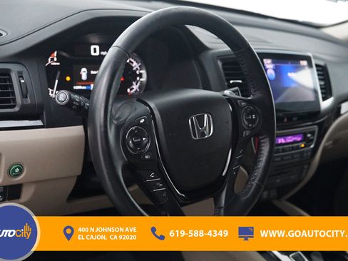 Used 2016 Honda Pilot Touring image 21