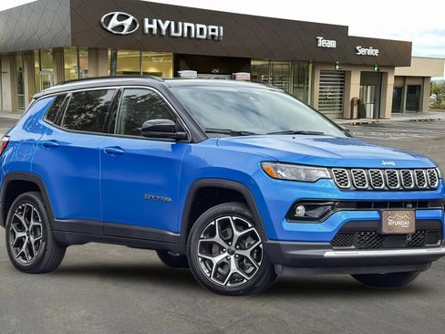 Used 2025 Jeep Compass Limited AWD/4WD image 2