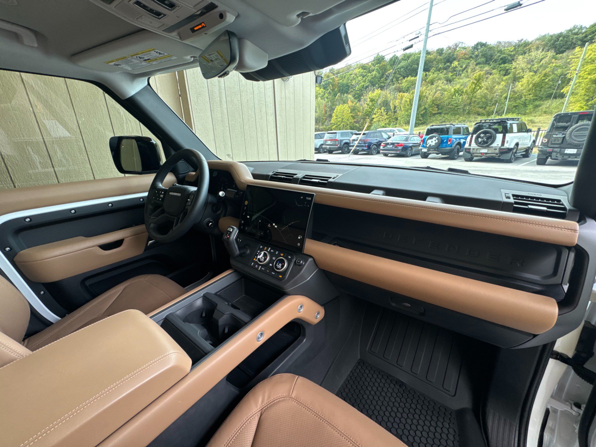 Used 2026 Land Rover Defender 110 X-Dynamic SE AWD/4WD image 19