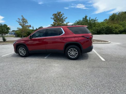 Used 2023 Chevrolet Traverse LT AWD/4WD image 6