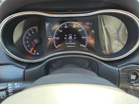 Used 2021 Jeep Grand Cherokee Laredo X AWD/4WD image 17