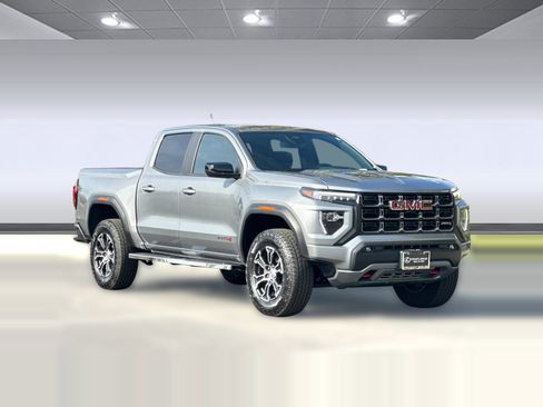 Used 2025 GMC Canyon AT4 image 6