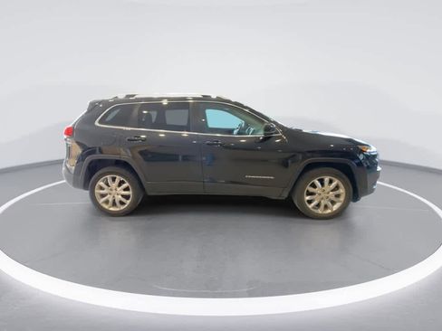 Used 2016 Jeep Cherokee Limited FWD image 9