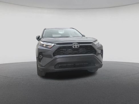 New 2025 Toyota RAV4 XLE image 31