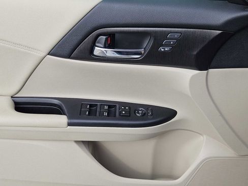 Used 2015 Honda Accord EX-L image 22