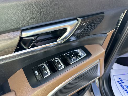 Used 2022 Kia Telluride SX w/ SX Prestige Package image 9