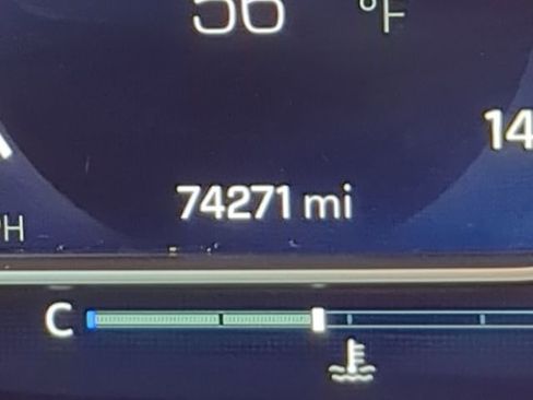 Used 2022 Chevrolet Suburban LT w/ LT Signature Package image 29