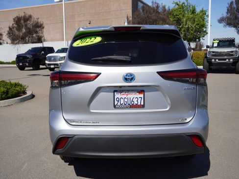 Used 2022 Toyota Highlander XLE image 10