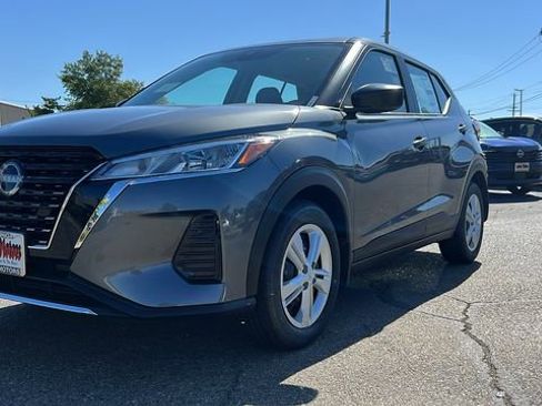 New 2025 Nissan Kicks Play S image 9