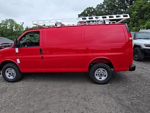 New 2025 GMC Savana 2500 w/ Driver Convenience Package image 4