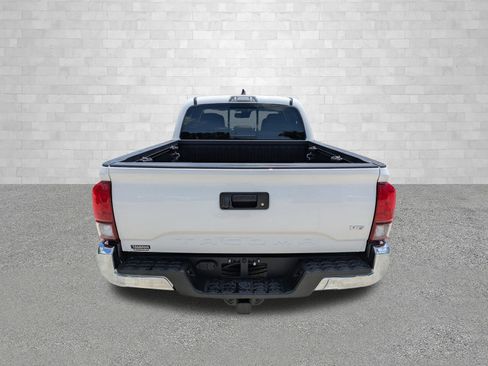 Used 2020 Toyota Tacoma SR5 RWD image 3