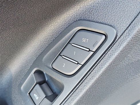 New 2025 Audi Q3 2.0T Premium image 11