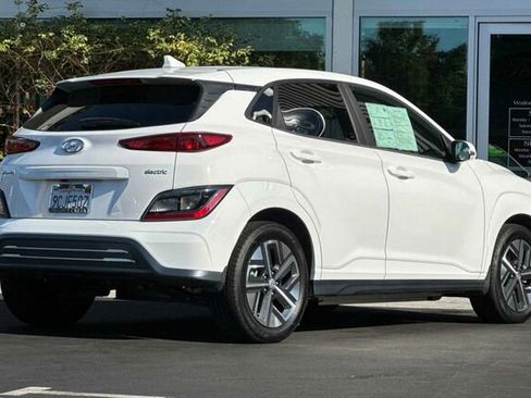Used 2022 Hyundai Kona SEL w/ Convenience Package image 4