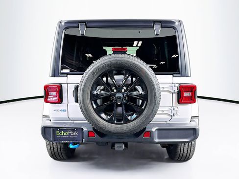 Used 2023 Jeep Wrangler Unlimited Sahara w/ Cold Weather Group AWD/4WD image 7