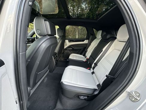 New 2026 Porsche Cayenne image 18