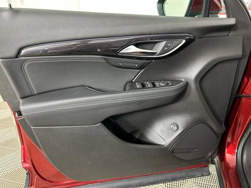Used 2023 Buick Envision Essence FWD image 11