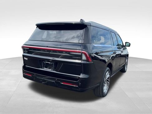 Used 2025 Lincoln Navigator L Reserve AWD/4WD image 5