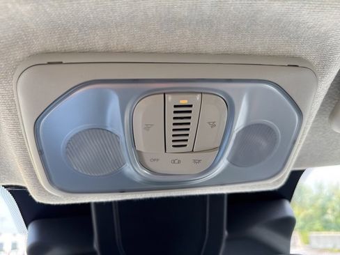 Used 2024 RAM ProMaster 3500 w/ Delivery Van Package image 17