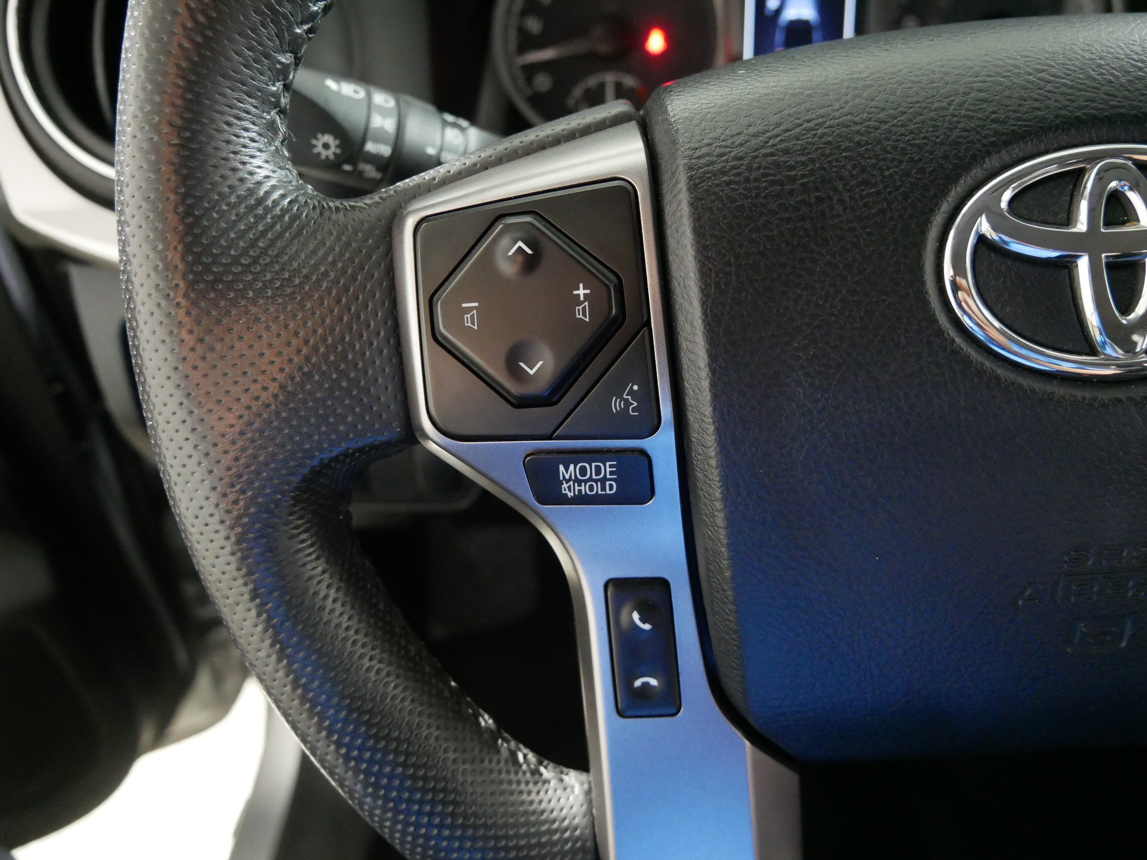 Used 2023 Toyota Tacoma SR5 w/ Technology Package AWD/4WD image 27
