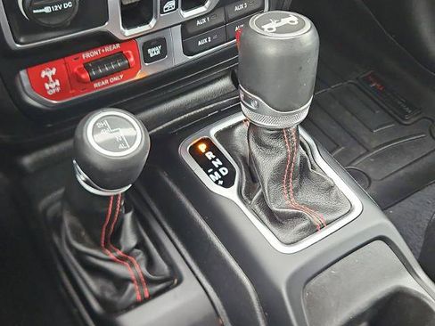 Used 2019 Jeep Wrangler Unlimited Rubicon AWD/4WD image 16