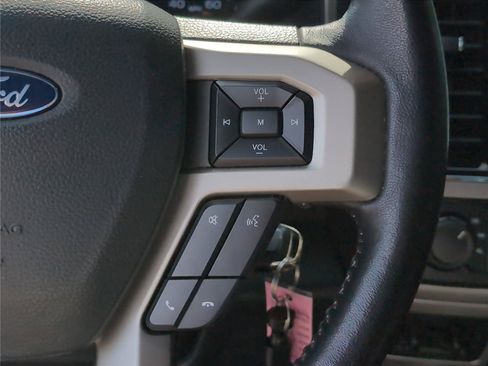 Used 2022 Ford F250 Lariat w/ Lariat Value Package AWD/4WD image 28