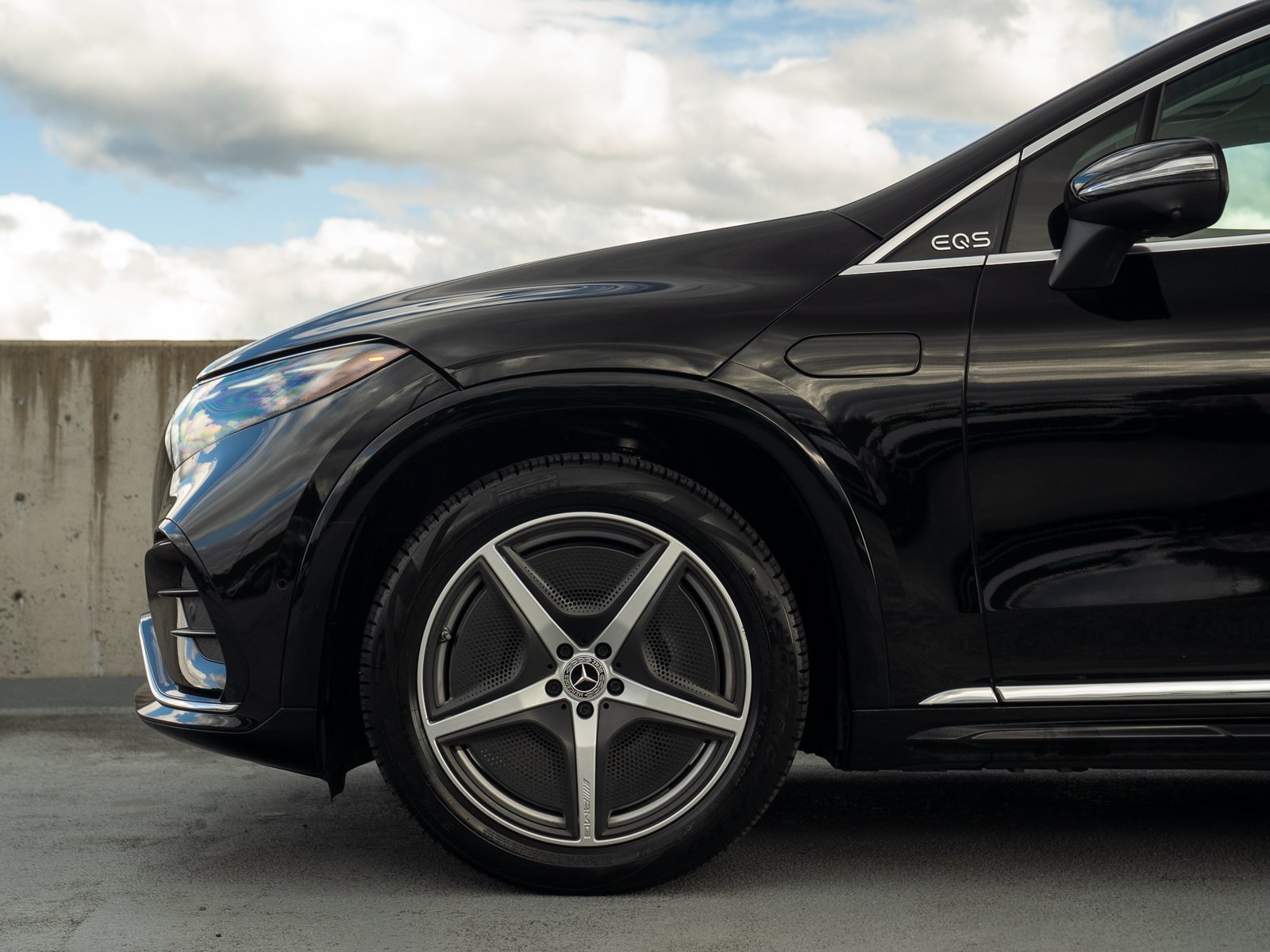 Used 2023 Mercedes-Benz EQS 580 4MATIC SUV image 14