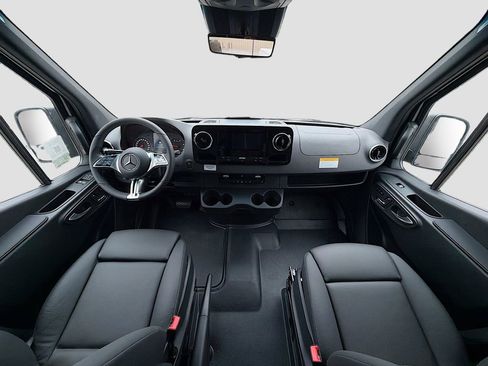New 2026 Mercedes-Benz Sprinter 2500 image 9